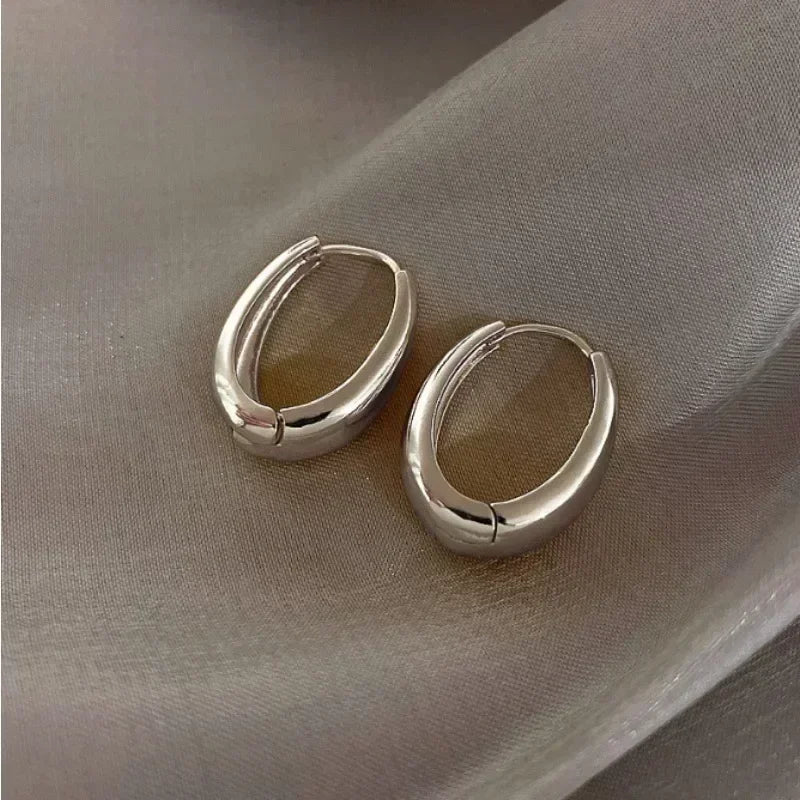 Pendientes Aro Ovalado Minimalista Dorado - 2.3cm