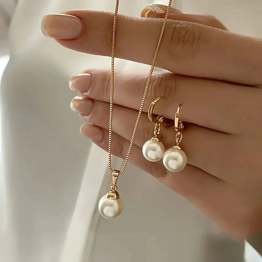 Conjunto Collar y Pendientes Perlas Vintage Dorado — Elegancia Clásica para Boda