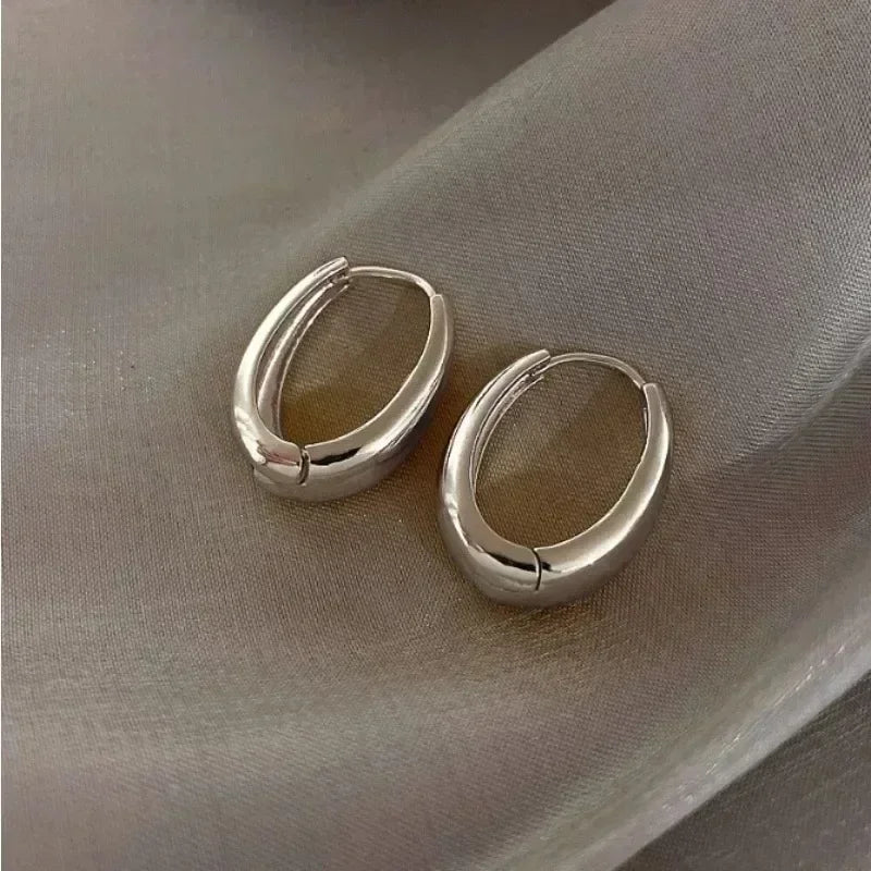 Pendientes Aro Ovalado Minimalista Dorado - 2.3cm