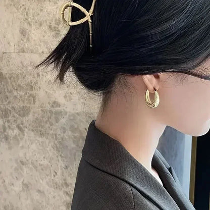 Pendientes Aro Ovalado Minimalista Dorado - 2.3cm