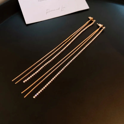Pendientes Colgantes V Dorados con Flecos - 9.5cm